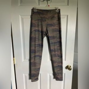Yelete Active camo leggings